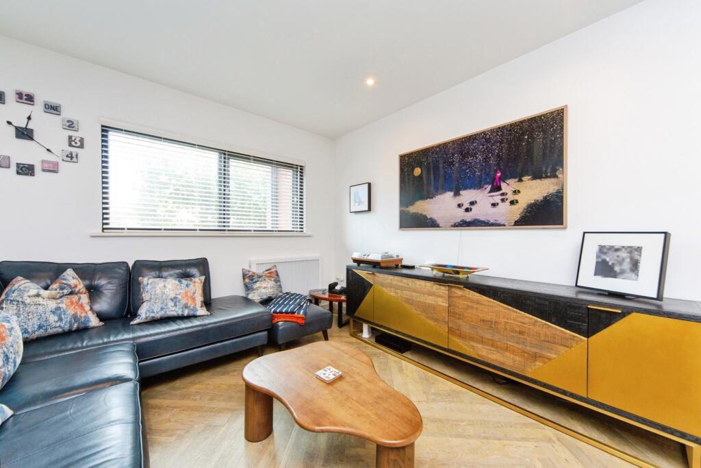 Apartment in Liverpool - More