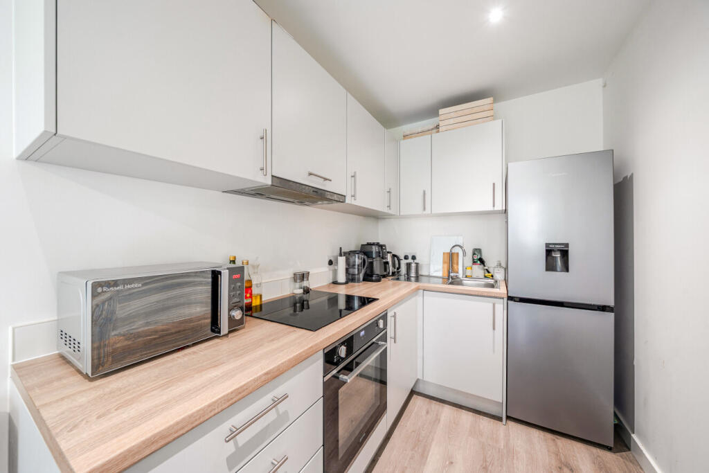 Apartment in London, Hammersmith - View 3
