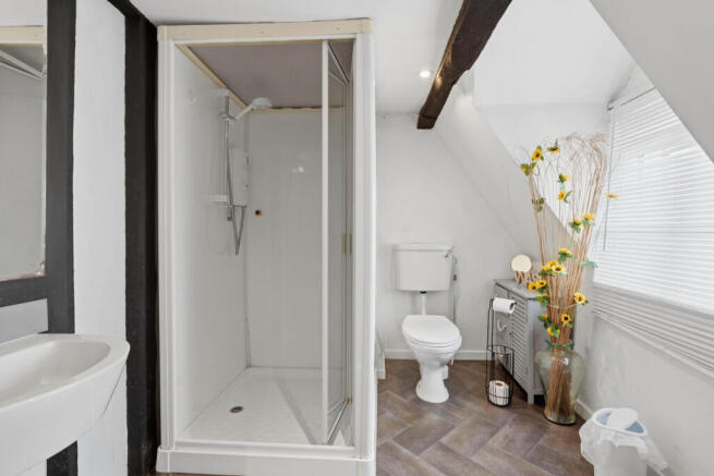 Apartment 2 Bathroom