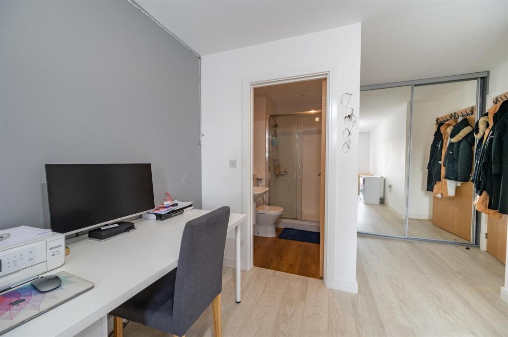 Apartment in Portsmouth - View 5