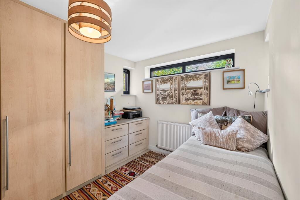 Apartment in London - More