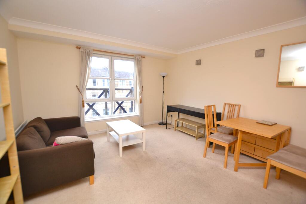 Apartment in Edinburgh, Roseburn - View 2