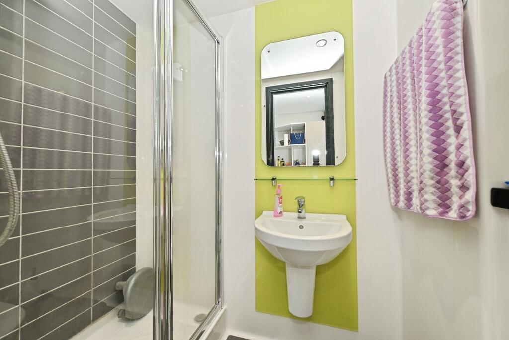 Dumfries Street, Luton, Bedfordshire, LU1 photo 4