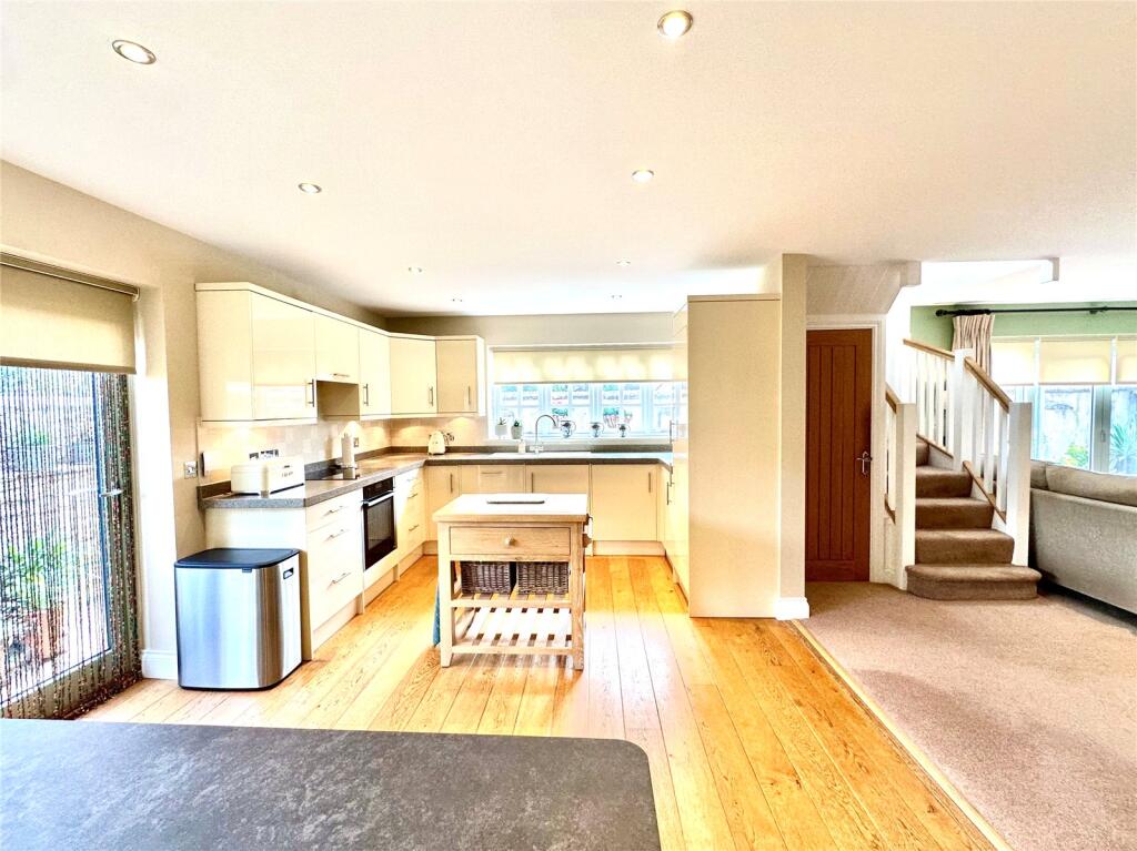House in Swindon, Lakeside, South Swindon - View 5