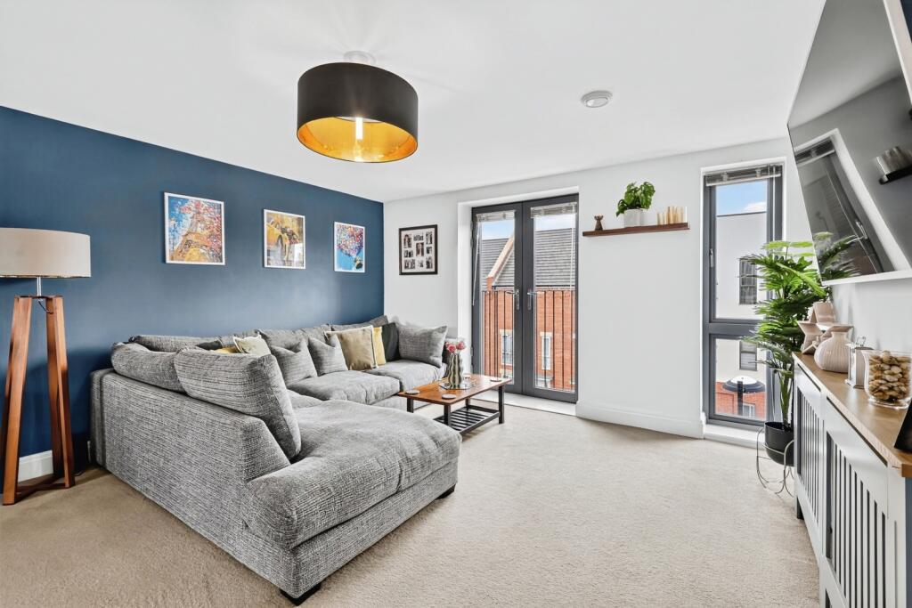 Apartment in Upton, St Crispin's - View 3