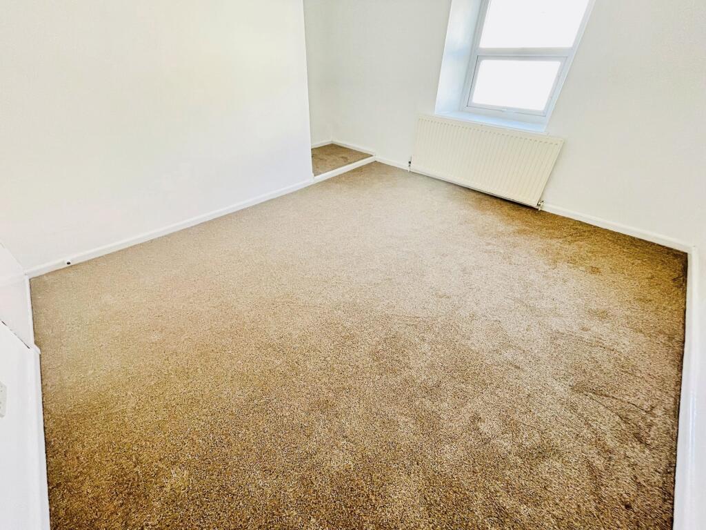 House in Newport - View 5