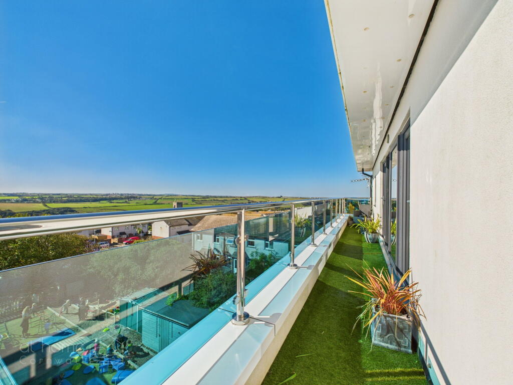 Apartment in Truro - View 3