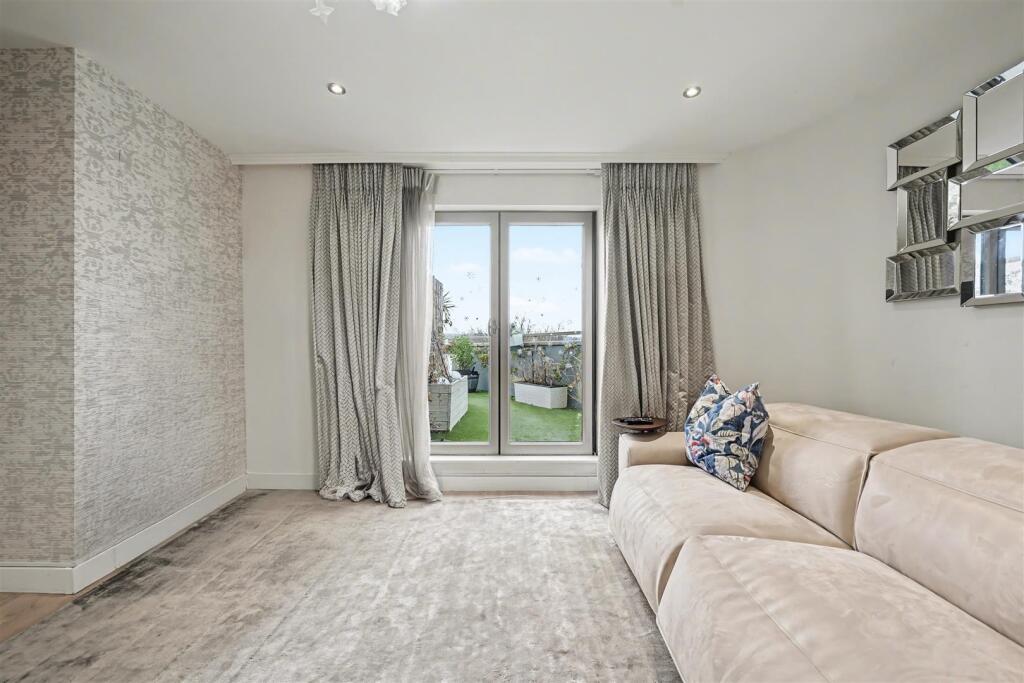 Apartment in London - View 5