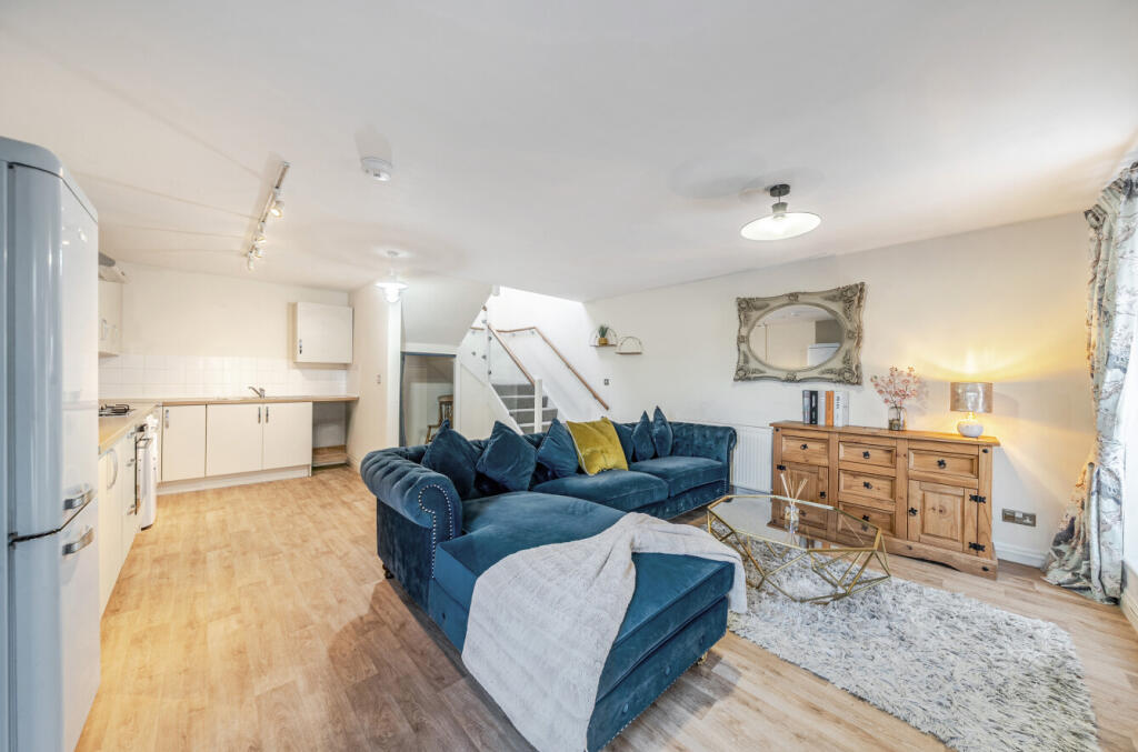 House in North Yorkshire, Harrogate - View 4