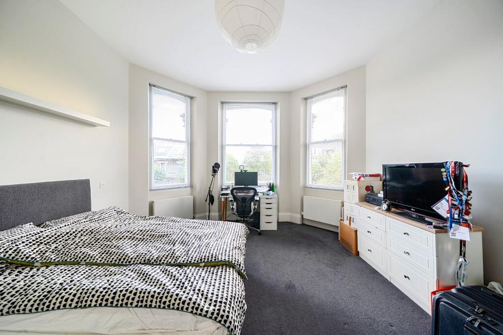 Apartment in London, Kilburn - More