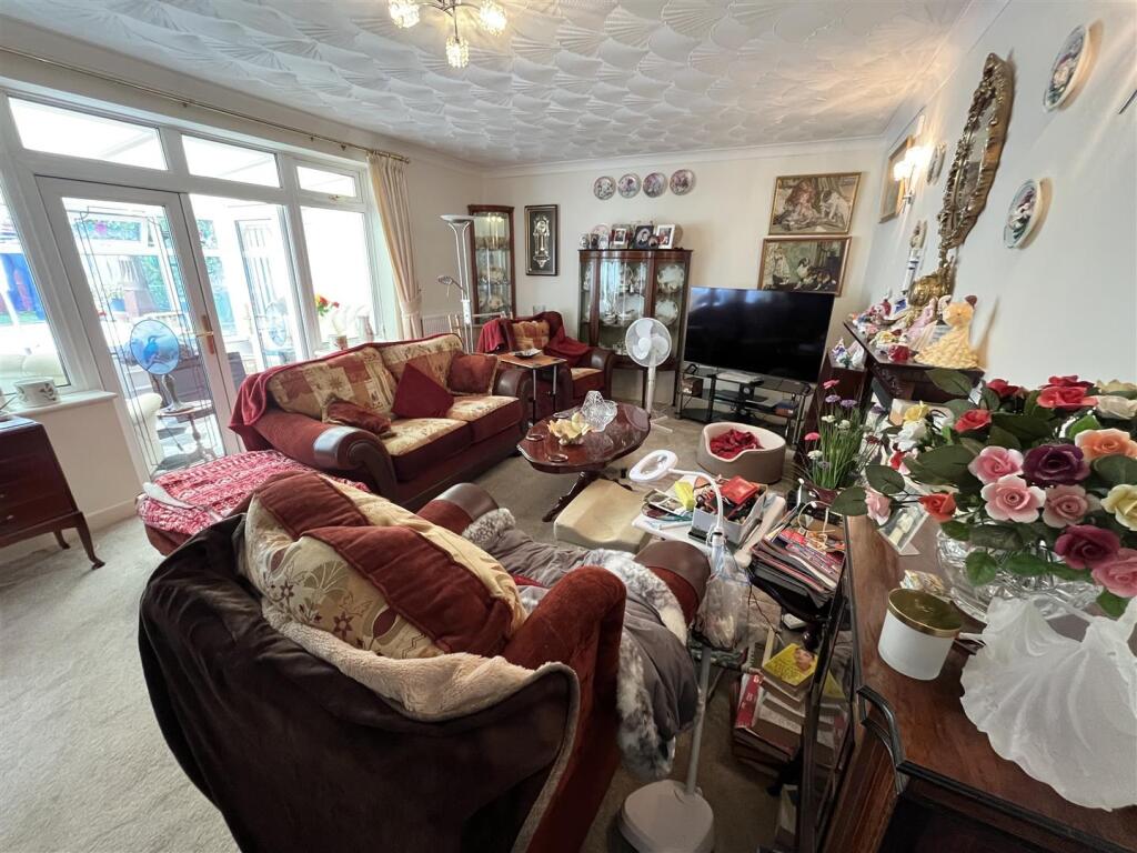 House in Abergele, Twll Llwynog - More