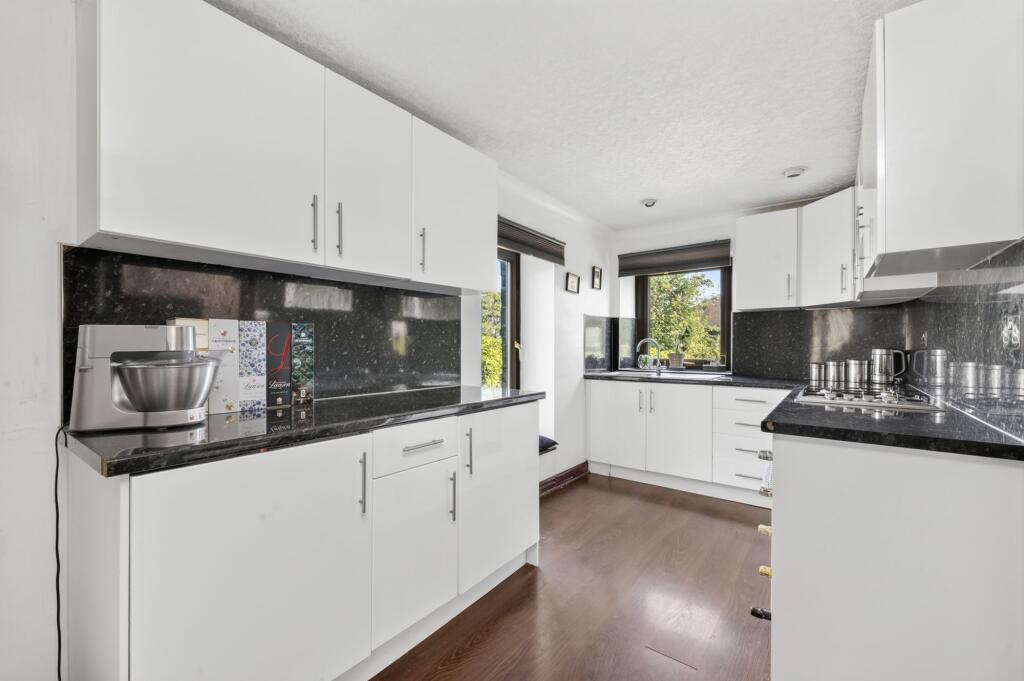 House in Wakefield - View 5