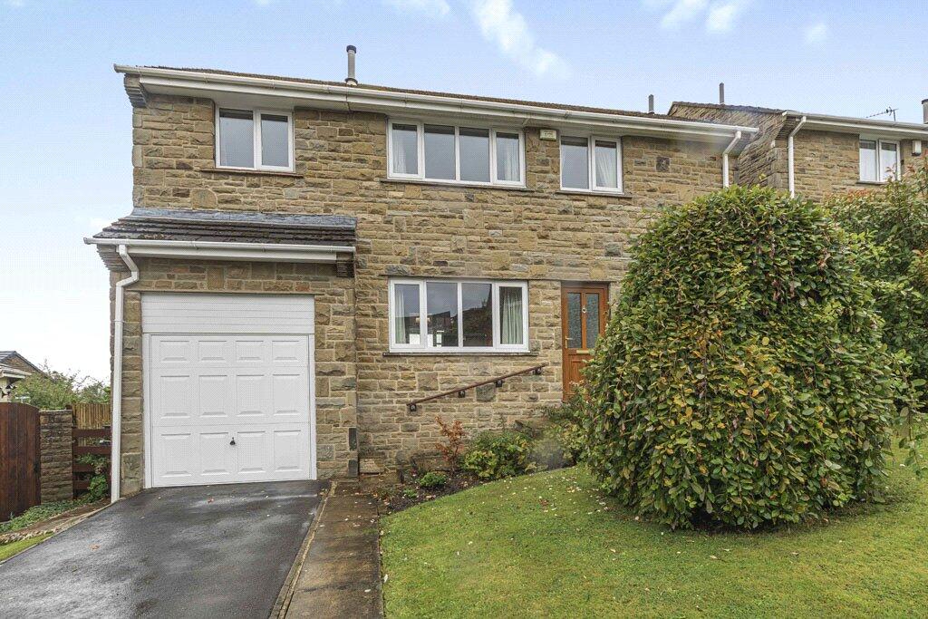 Main image of property: 7 Park Wood Way, Skipton, BD23 1UZ