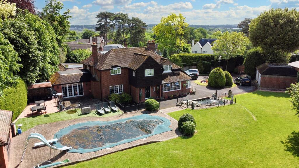 Main image of property: Yewlands, Hoddesdon, EN11