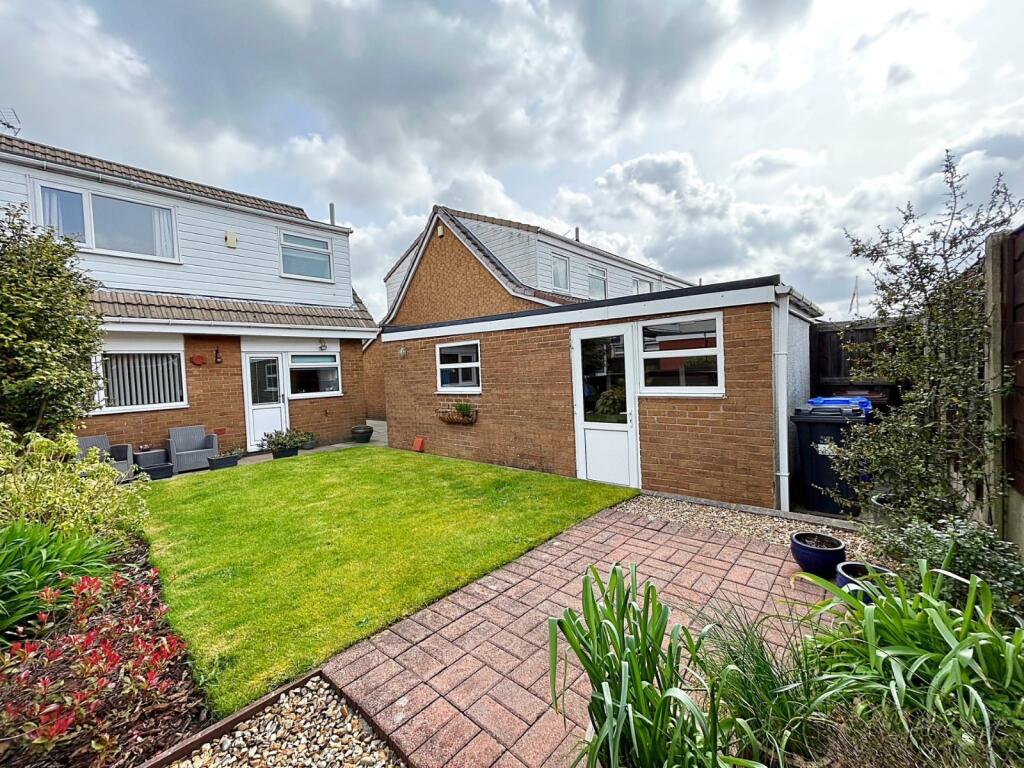 Bispham Close, Bury, Greater Manchester, BL8 photo 2