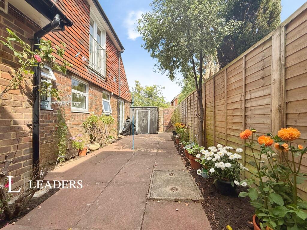 Springfield Gardens, Worthing, West Sussex photo 4