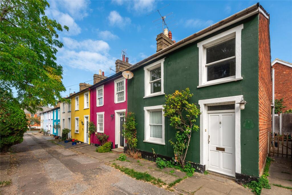 Main image of property: Whinbush Grove, Hitchin, Hertfordshire, SG5