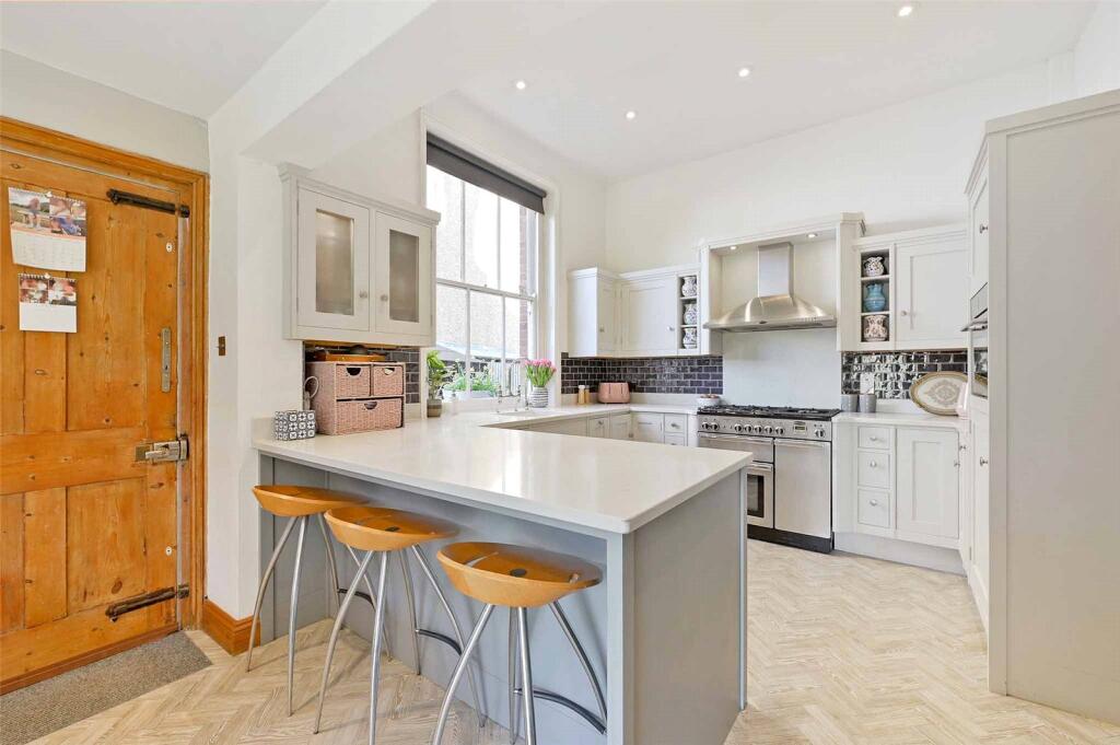 House in Slough - View 4