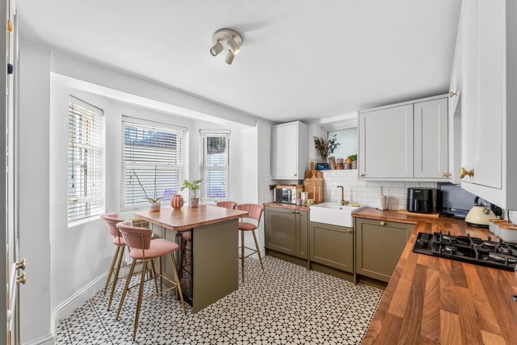 Main image of property: Worple Road, London