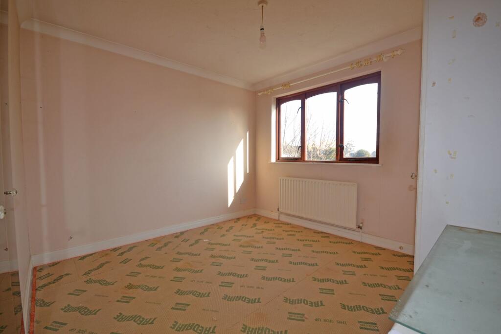 James Street, Selsey, PO20 - More