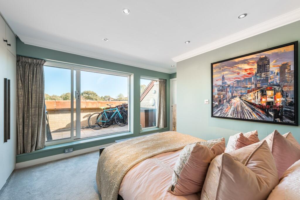 Apartment in London - View 2