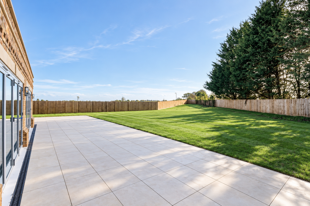 House in Hertford, Sele Farm, Hertingfordbury - More