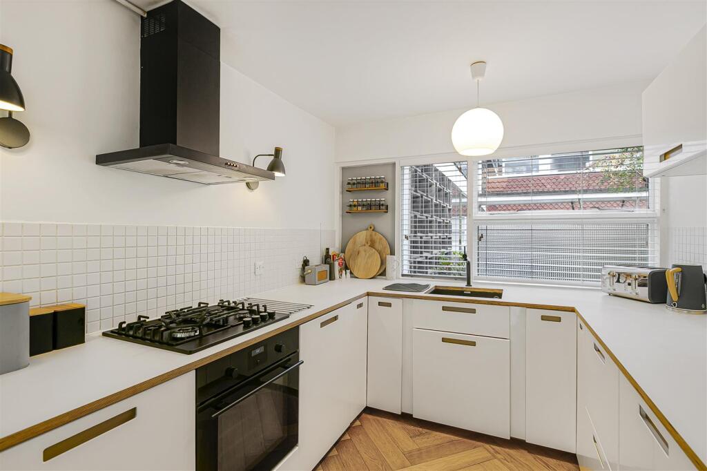 Apartment in London - More