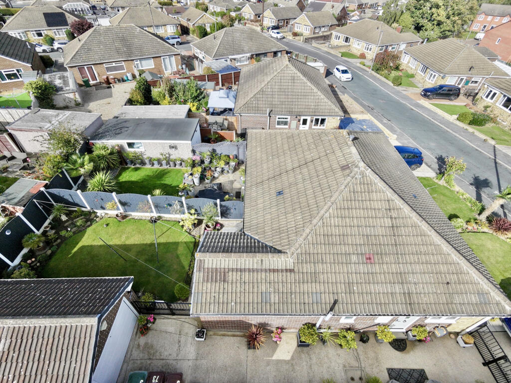 House in Wakefield, Crigglestone - View 3