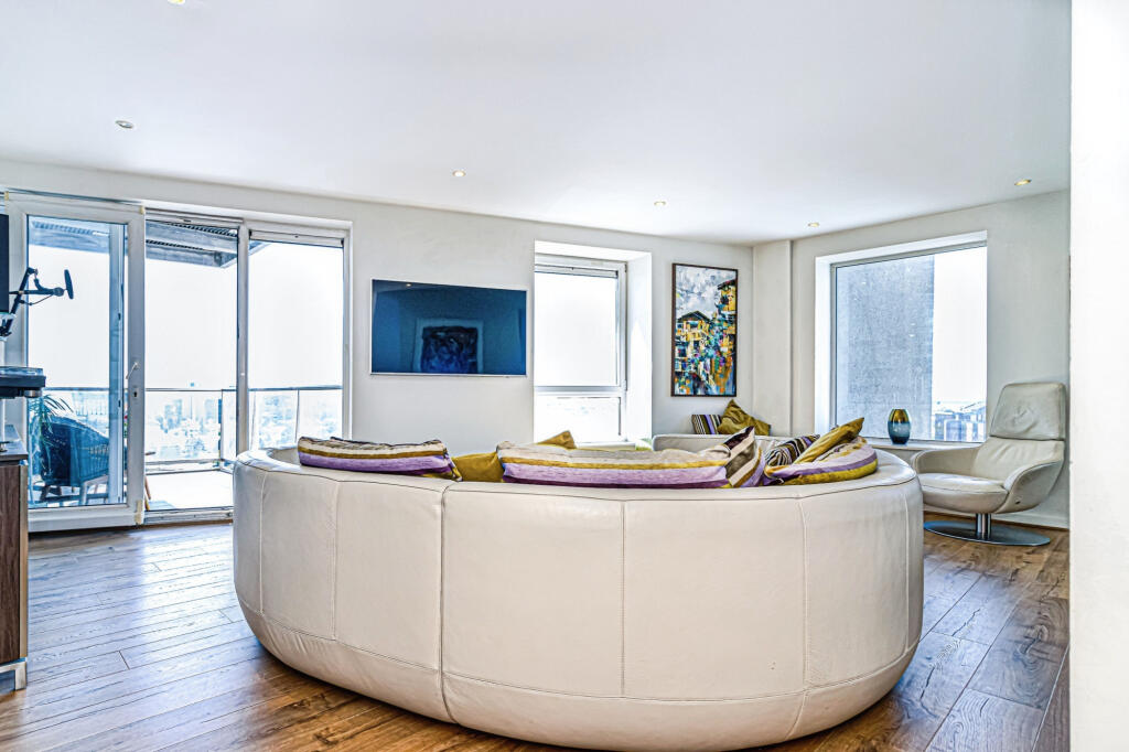 Apartment in Manchester - More