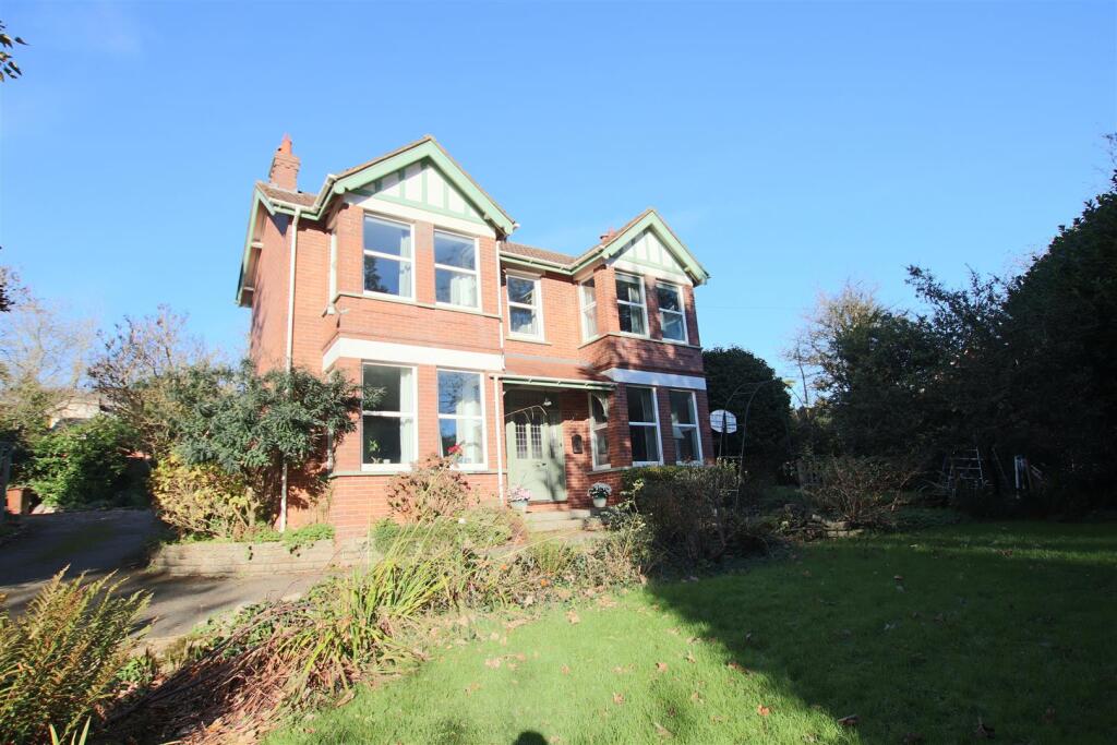 Main image of property: 45 Main Road, Pinhoe, Exeter