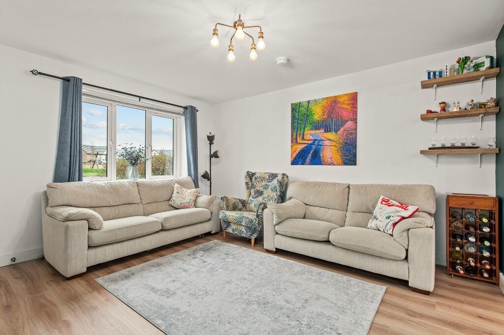 12 Rosebank Avenue, Dunipace, Denny, Stirlingshire, FK6 6FP photo 3