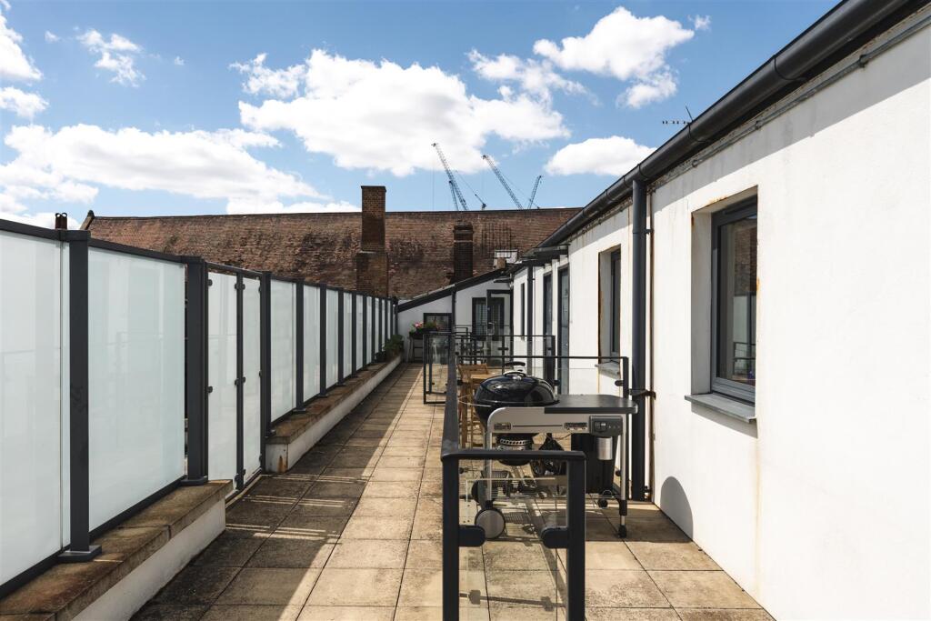 Apartment in London - View 2