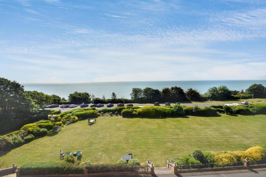 Apartment in Eastbourne, East Sussex - View 2