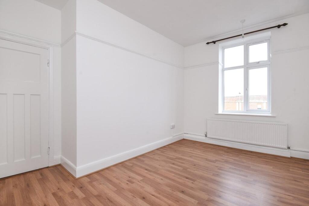 Apartment in London, Bellingham, Catford South - More