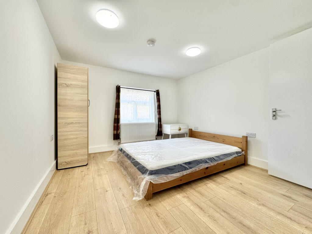 House in London - View 5