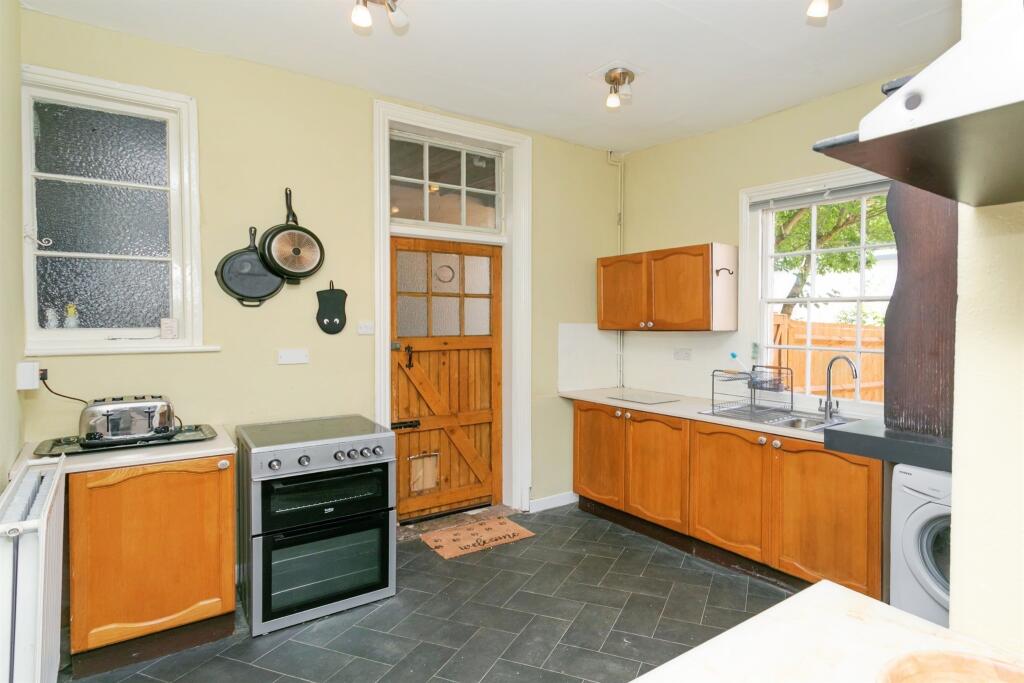Hunter Street, Buckingham photo 3