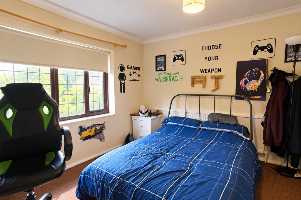House in London, Chingford - More