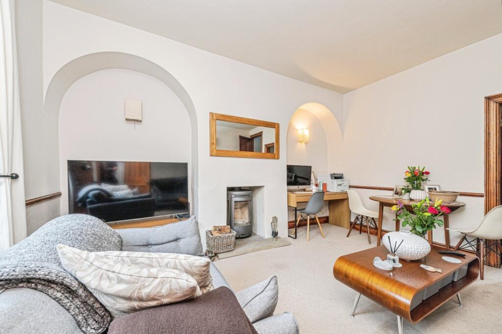 House in Kirklees, Scholes - View 2