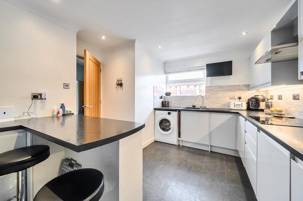 House in Southampton - More