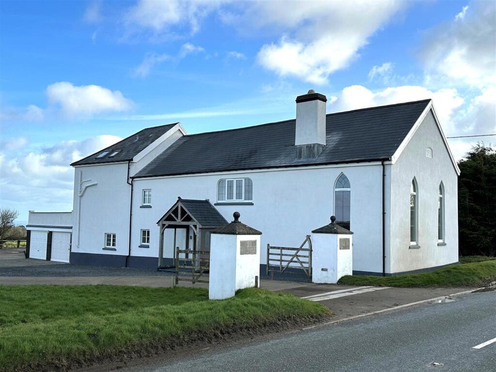 Main image of property: Higher Clovelly