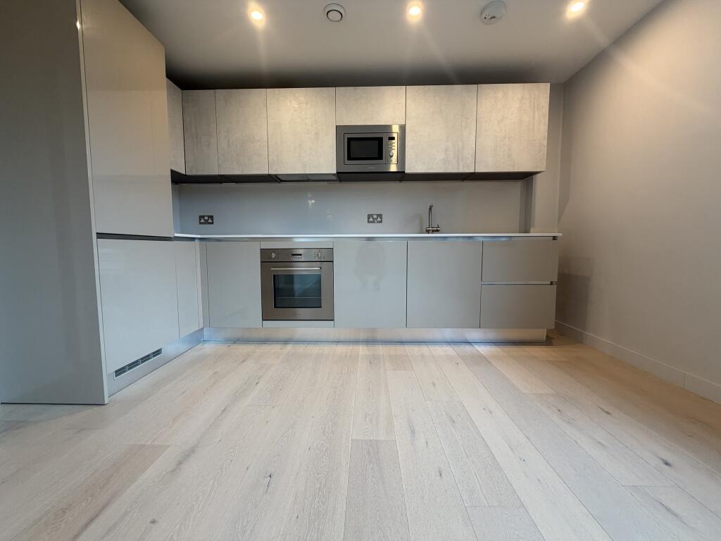 Apartment in Bracknell - View 5