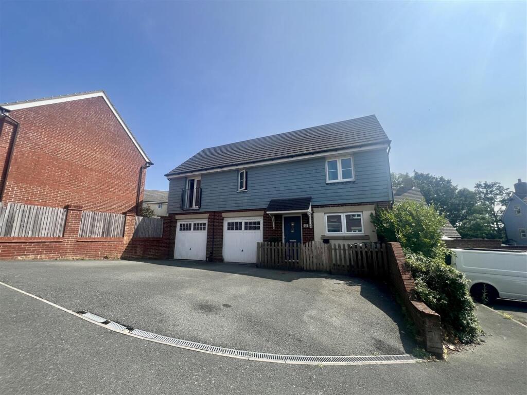 3-bed flat on Haven Close, East Cowes, £198,000