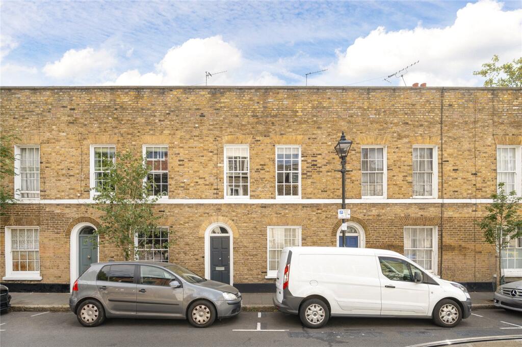 Main image of property: Barnes Street, London, E14