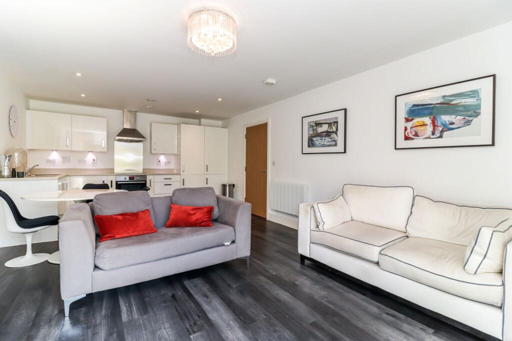 Apartment in Dacorum, Nash Mills - View 5