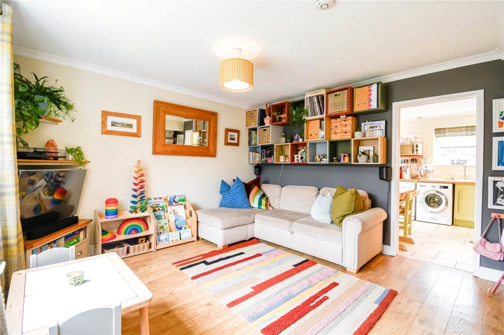 Walton Way, Newbury, Berkshire, RG14 photo 3