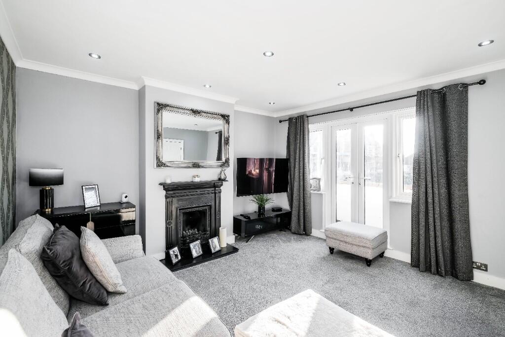 Beechwood Park, London, E18 photo 2