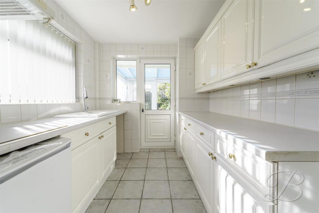 House in Mansfield, Forest Town - View 2