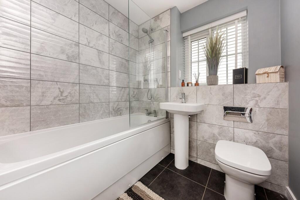 House in Newcastle upon Tyne - More