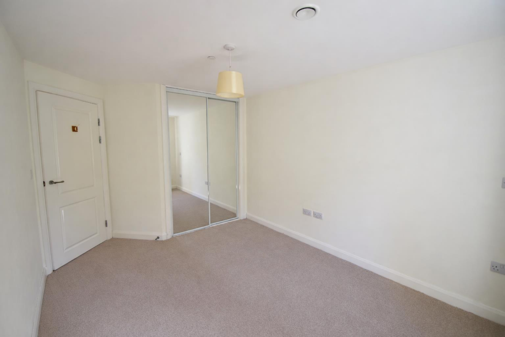 Apartment in Bristol, Woodhill - View 5