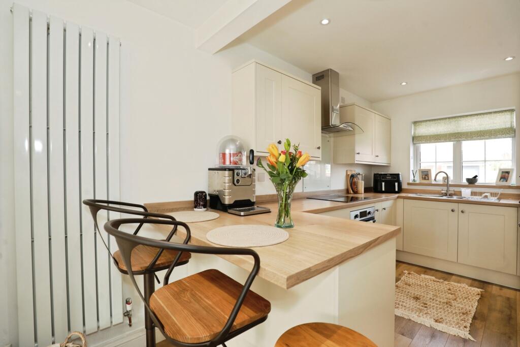 Ridley Close, Hough, Crewe, Cheshire, CW2 photo 4